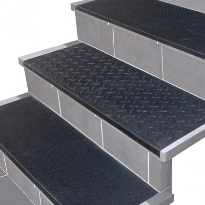 Накладки на ступеньки 750х250х3,5 с бортиком 25 мм рис. "Зерно"